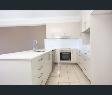 8/1 Mervyn Thomas Drive, Hope Island, Qld 4212 - Photo 5
