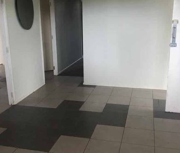Fantastic 3-Bedroom Home in Central Papakura - Ideal for Your Exten... - Photo 4