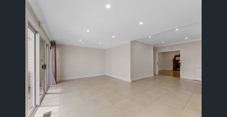 Spacious 5-Bedroom Family Home in Prime Box Hill North Location - Photo 2