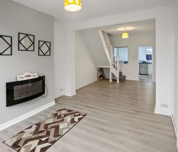 2 bedroom terraced house to rent - Photo 3