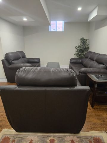 For Lease - 3144 Clipperton Drive, Mississauga, Ontario - Photo 2