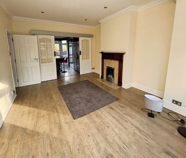 Shortwood Avenue, Staines Upon Thames, Middlesex, TW18 4JL - Photo 1