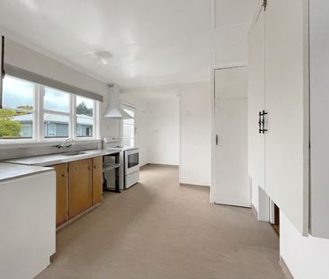 3 BEDROOM FAMILY HOME! - Photo 1