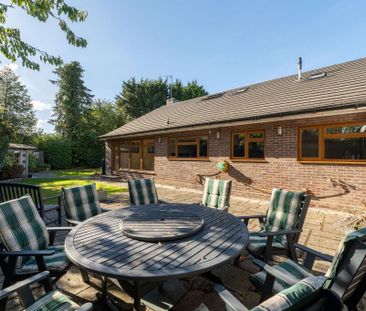 4 bedroom detached house to rent - Photo 3
