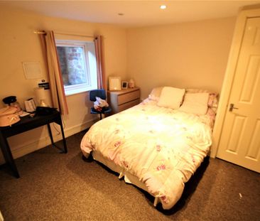 6 bedroom terraced house to rent - Photo 4