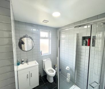 Woodyates Road, Lee SE12. - Photo 5