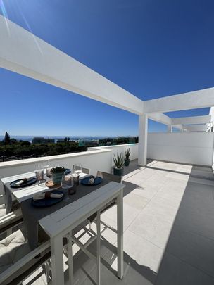 Penthouse for rent in Estepona - Photo 1