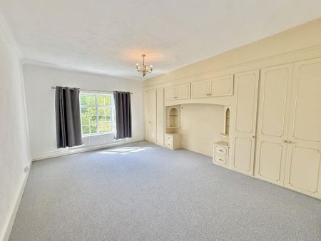 4 bedroom semi-detached house to rent - Photo 5