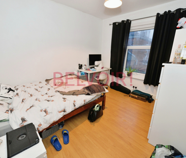 5 bedroom semi-detached house to rent - Photo 4