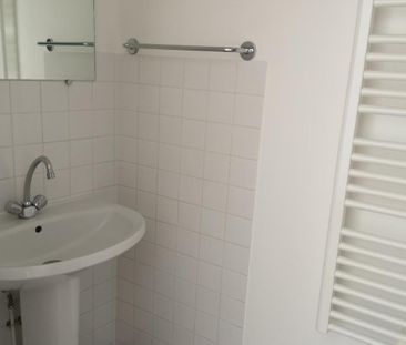 Location Appartement 2 pièces 35m² BORDEAUX 33000 - Photo 2