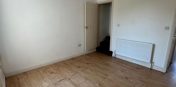 2 bedroom semi-detached house to rent - Photo 2