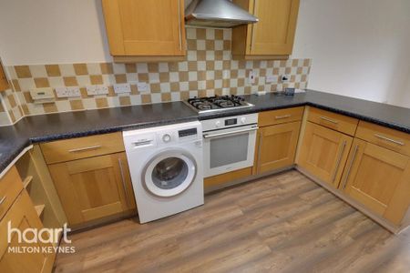 3 bedroom semi-detached house to rent - Photo 2