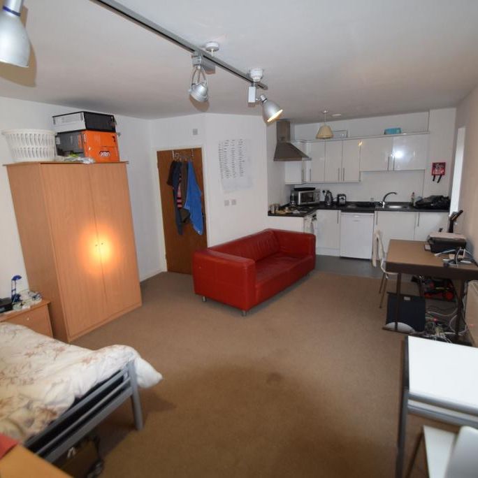 Studio to rent - Photo 1