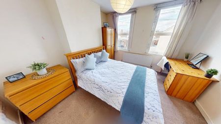 3 bedroom terraced house to rent - Photo 2