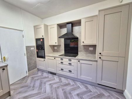 3 bedroom terraced house to rent - Photo 3