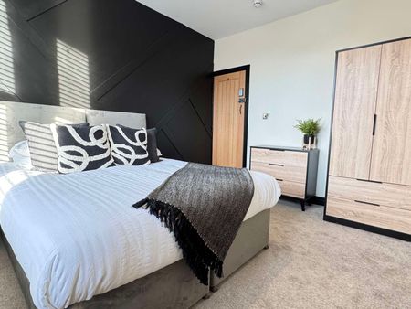 En-suite Bedroom with all bills included Room 2 - Photo 3