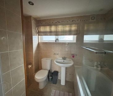 10d Lesley Heights, Greenisland, Carrickfergus, BT38 8TB - Photo 4