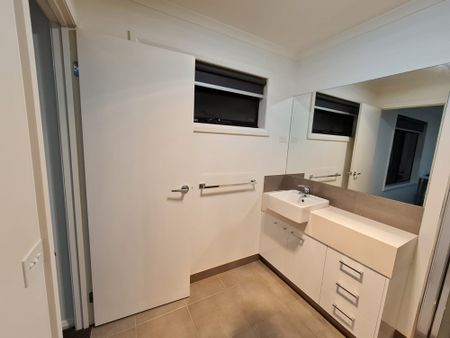 6-bedroom shared house, Mumm st - Photo 2