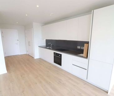 Unfurnished One Bedroom Apartment in the Meadowside Development. - Photo 3