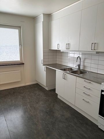 Okstigen 8, Brunnsäng - Photo 4