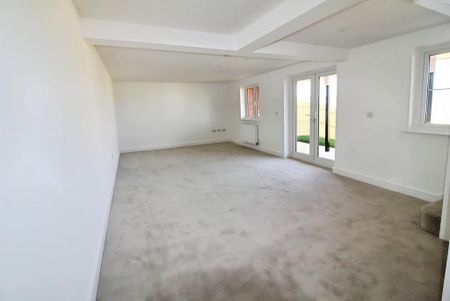 4 bedroom detached house to rent - Photo 4