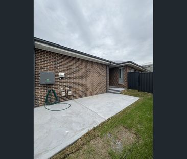 Near New 2 bedroom duplex - Photo 5