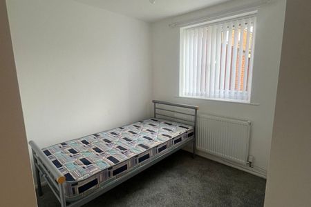 Warren Court - Photo 3