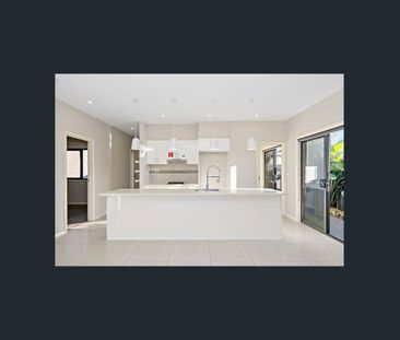 Stylish 3-Bedroom Unit in Prime Sunshine West Location - Photo 3