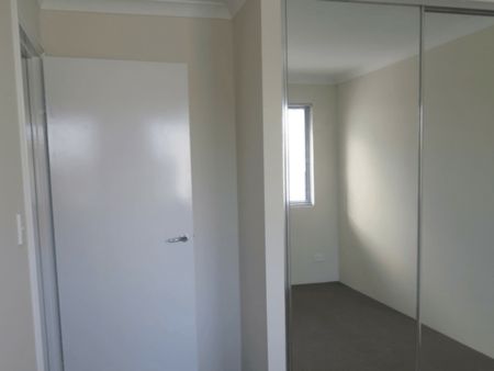 Spacious 3-Bedroom, 2-Bathroom Dayton Home - Photo 2