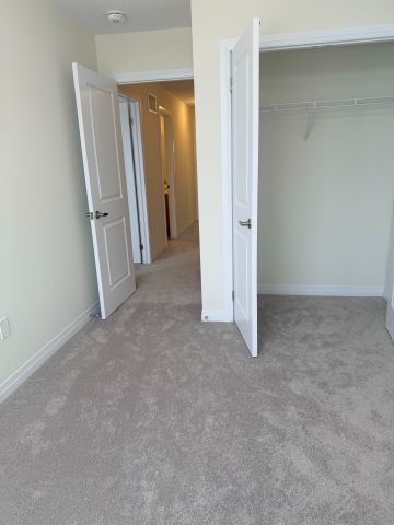 For Lease - 883 Douro Street, Stratford, Ontario - Photo 2