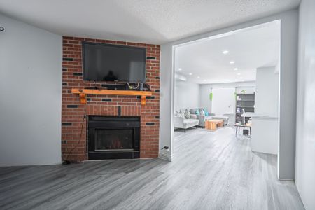 For Lease - 14 Jay Street, Brampton, Ontario - Photo 3