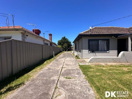 Located in The Heart of Ardeer - Photo 2