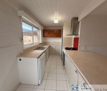 Spacious Family Home in a Convenient Dandenong North Location - Photo 6