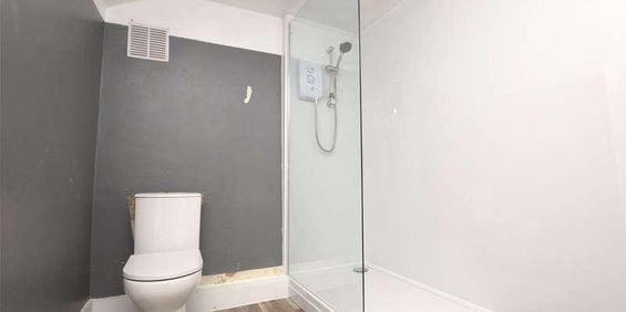 High Street, Winterbourne, Bristol, Gloucestershire, BS36 - Photo 3