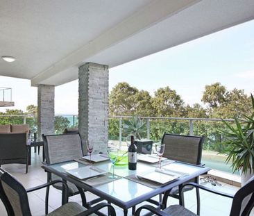 Stunning Water Views in Redcliffe - 6 Month Lease with the Option t... - Photo 1