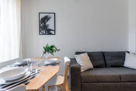 Wonderful single room in Via Riccardo Pitteri - Photo 2