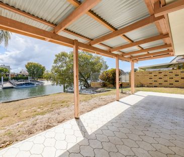 27 Vaggelas Crescent, Biggera Waters - Photo 3