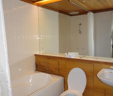 2/2 Edmondson Street, Campbell ACT 2612 - Townhouse For Rent | Domain - Photo 2