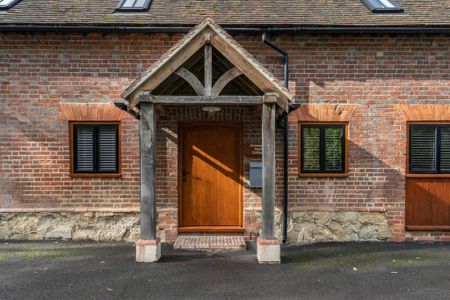 Horsham Road North Holmwood, Dorking - 1 bedroomProperty for lettings - Seymours - Photo 5