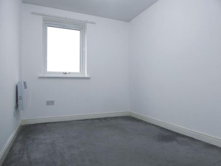 3 bedroom flat to rent - Photo 5