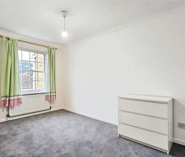 4 bedroom terraced house to rent - Photo 6