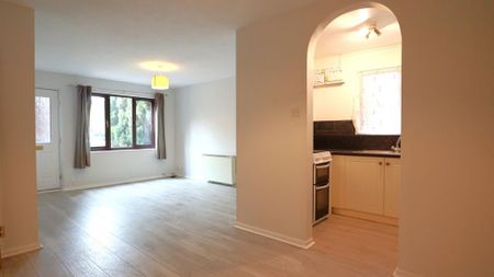 1 bedroom ground floor flat to rent - Photo 4