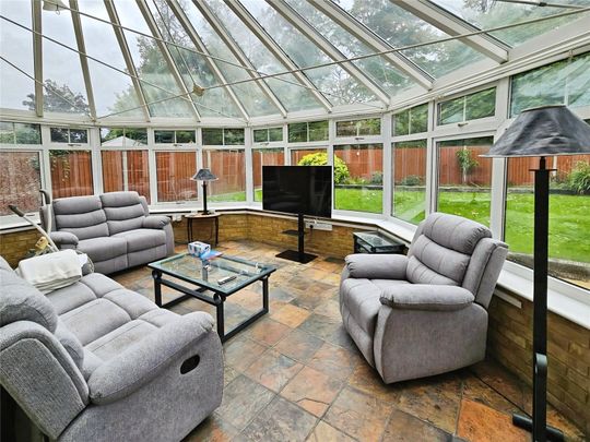 property to rent - Photo 1