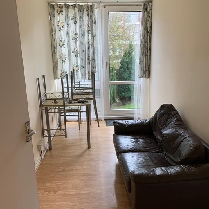 Room in a Shared Flat, Sherfield Gardens, SW15 - Photo 1