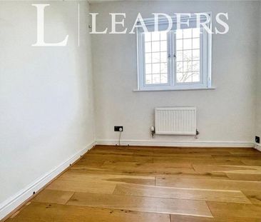 4 bedroom detached house to rent - Photo 5