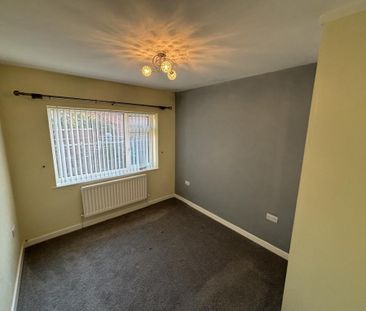 2 bedroom semi-detached bungalow to rent - Photo 2