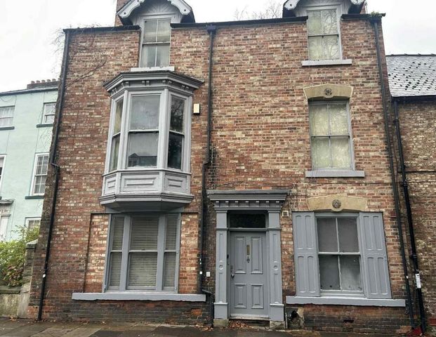 7 bedroom private hall to rent - Photo 1