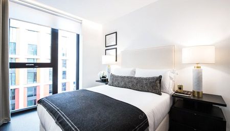 Charles Clowes Walk, London - Photo 3