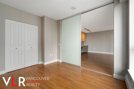Condo in Vancouver West Side, BC - Photo 3