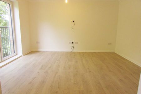 2 Bed Flat - Photo 2